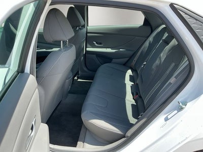 2025 Hyundai ELANTRA SEL Convenience