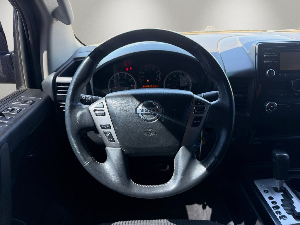 2014 Nissan Titan SV