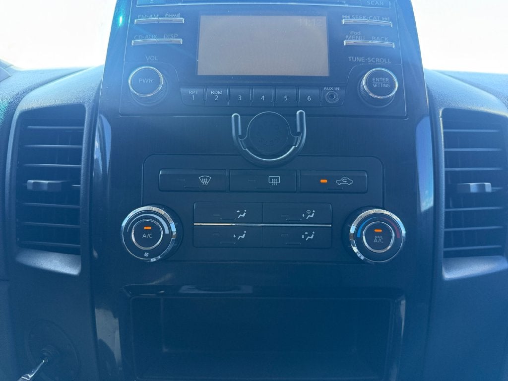 2014 Nissan Titan SV