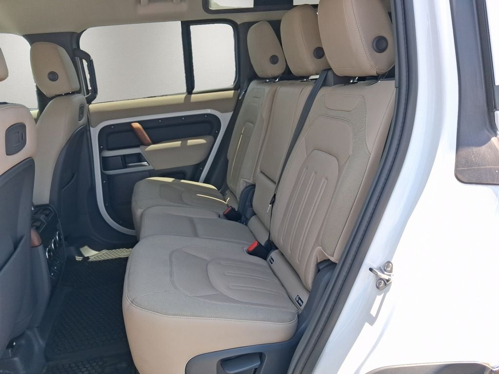 2020 Land Rover Defender 110 SE