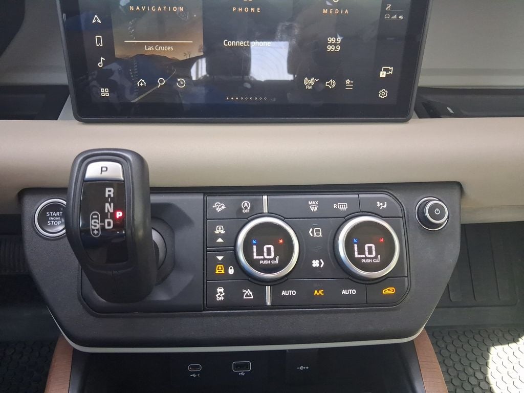 2020 Land Rover Defender 110 SE