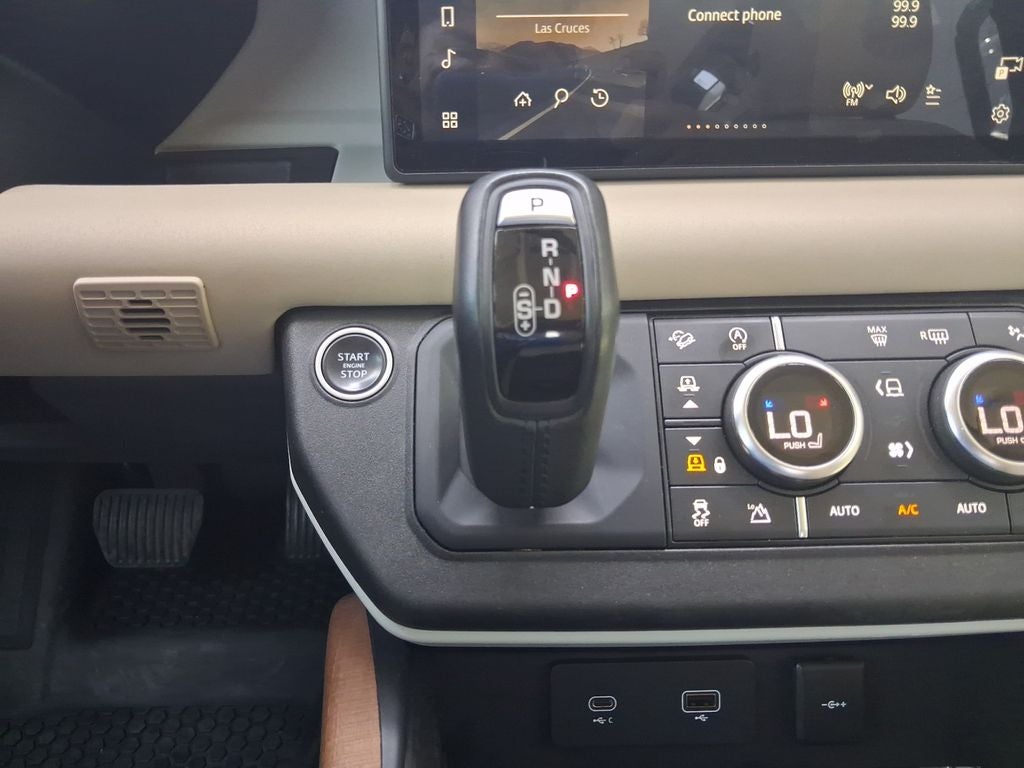 2020 Land Rover Defender 110 SE