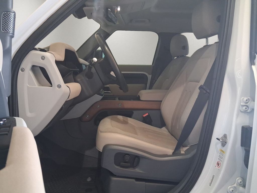 2020 Land Rover Defender 110 SE
