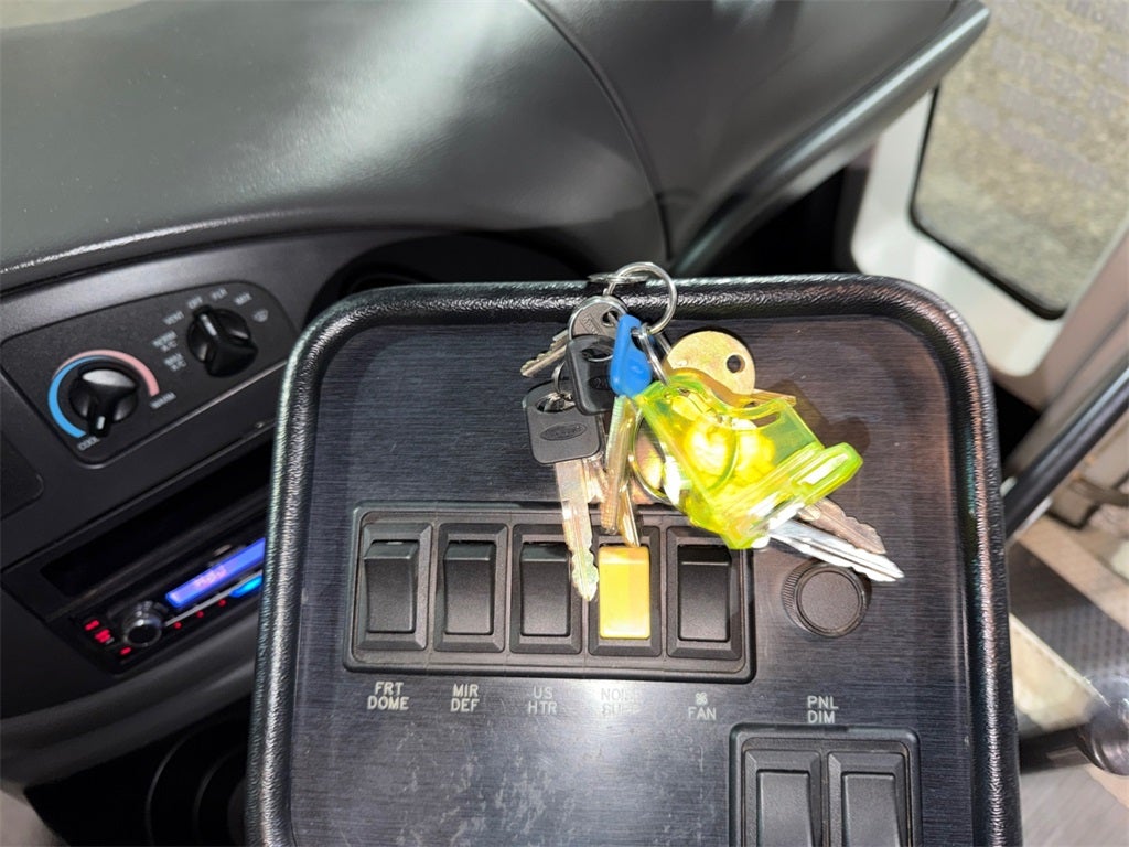 2007 Ford E-450SD Base