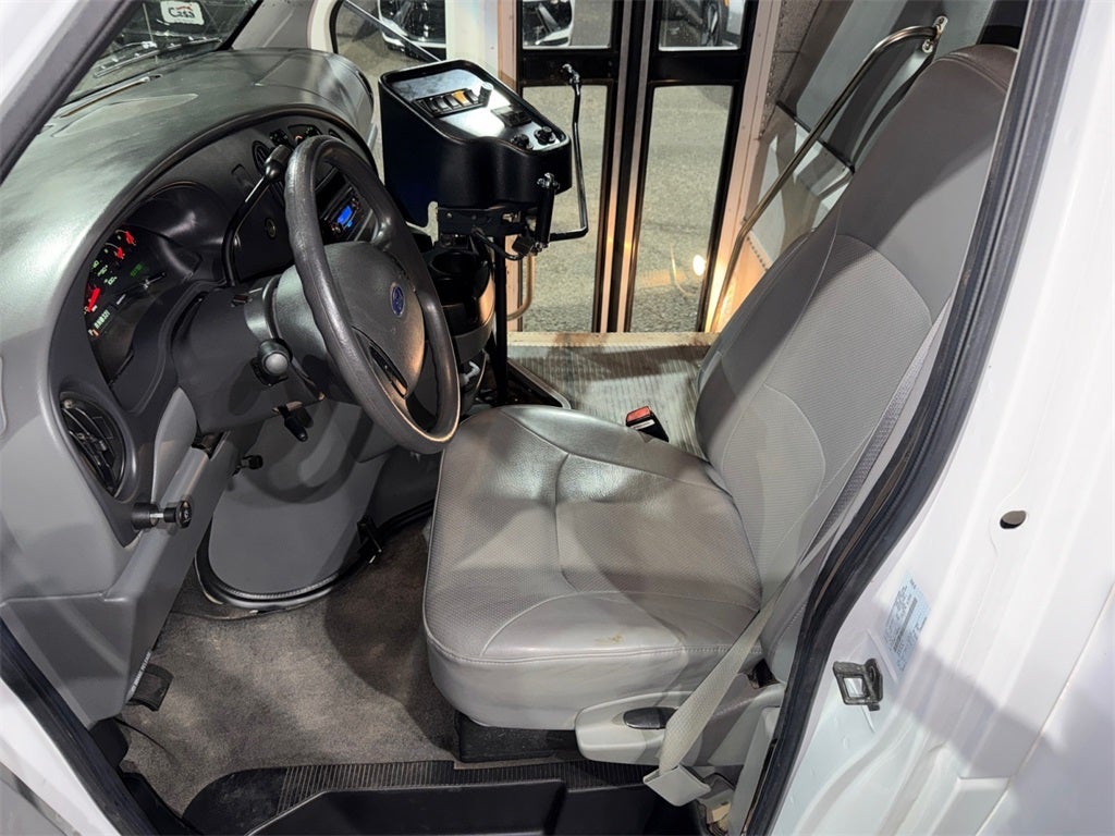 2007 Ford E-450SD Base