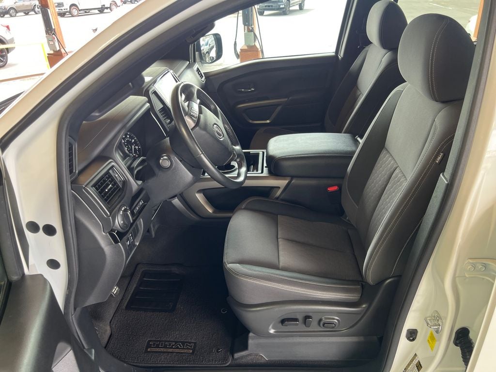 2024 Nissan Titan SV