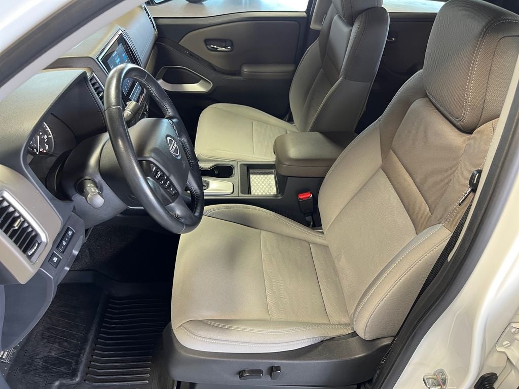 2022 Nissan Frontier SV