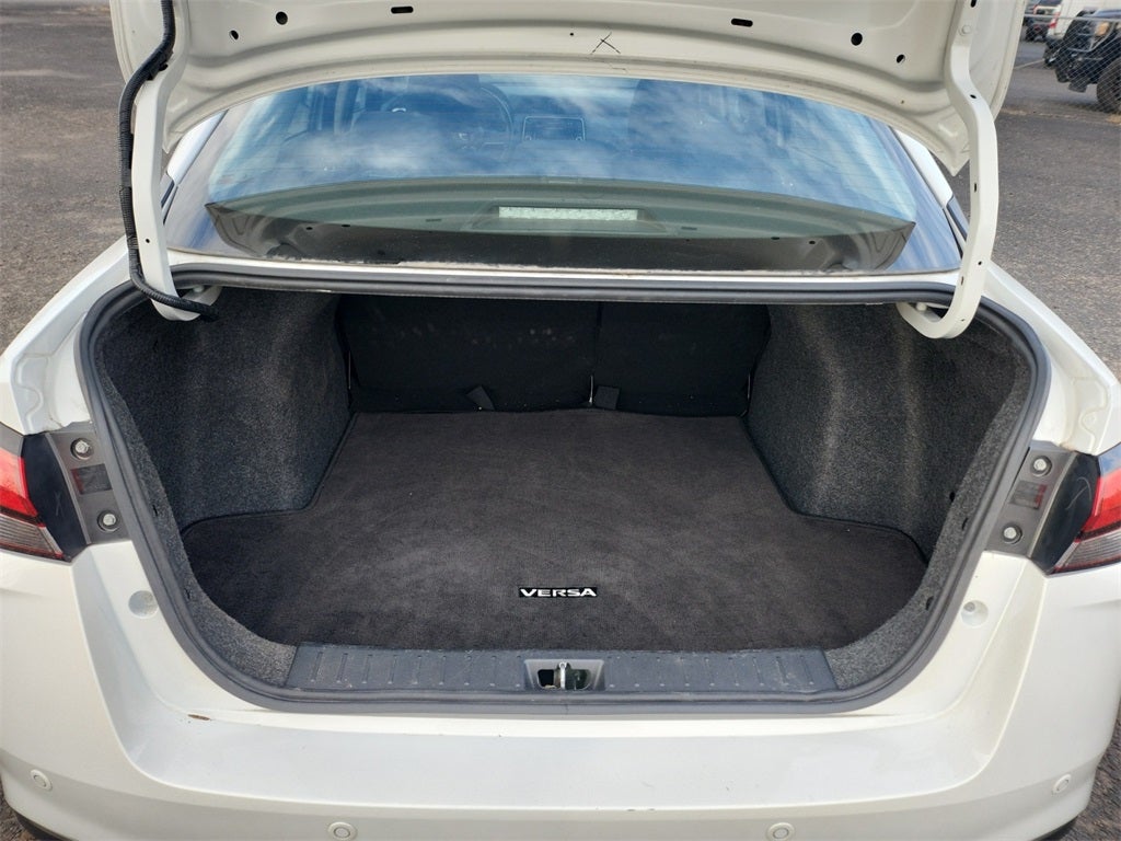 2023 Nissan Versa 1.6 SV