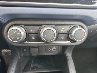 2023 Nissan Versa 1.6 SV