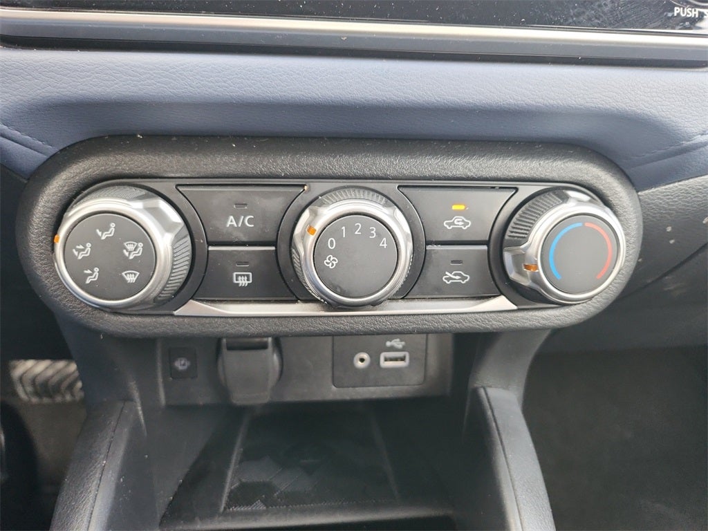 2023 Nissan Versa 1.6 SV