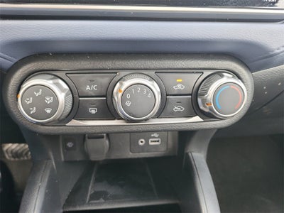 2023 Nissan Versa 1.6 SV