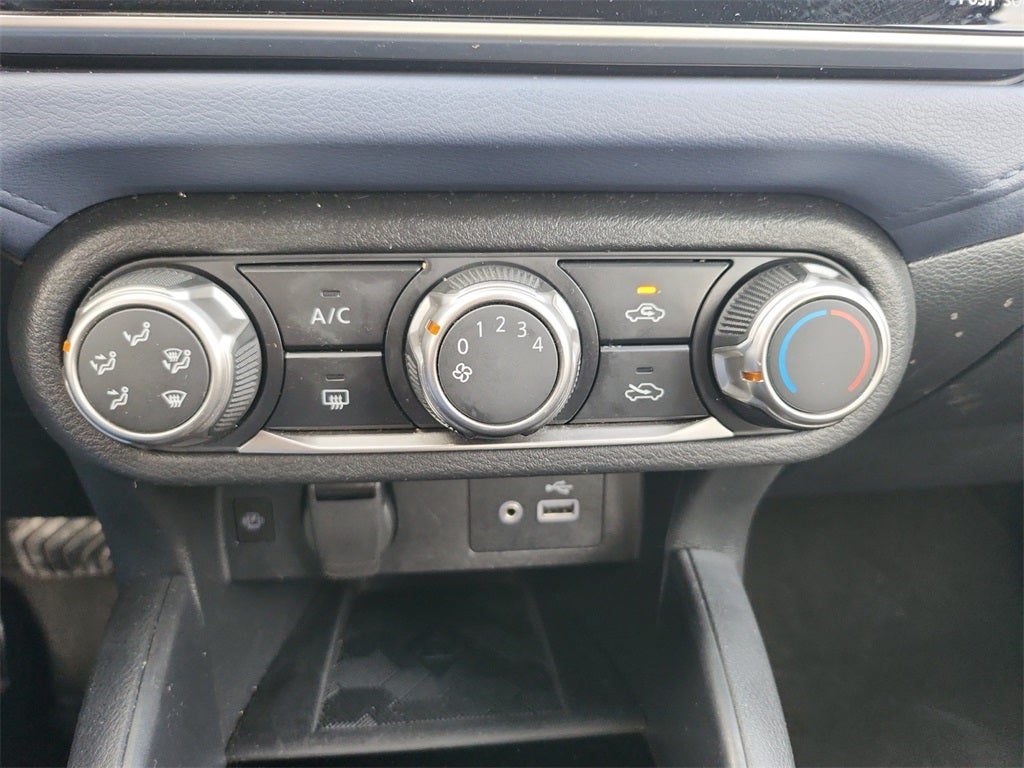 2023 Nissan Versa 1.6 SV