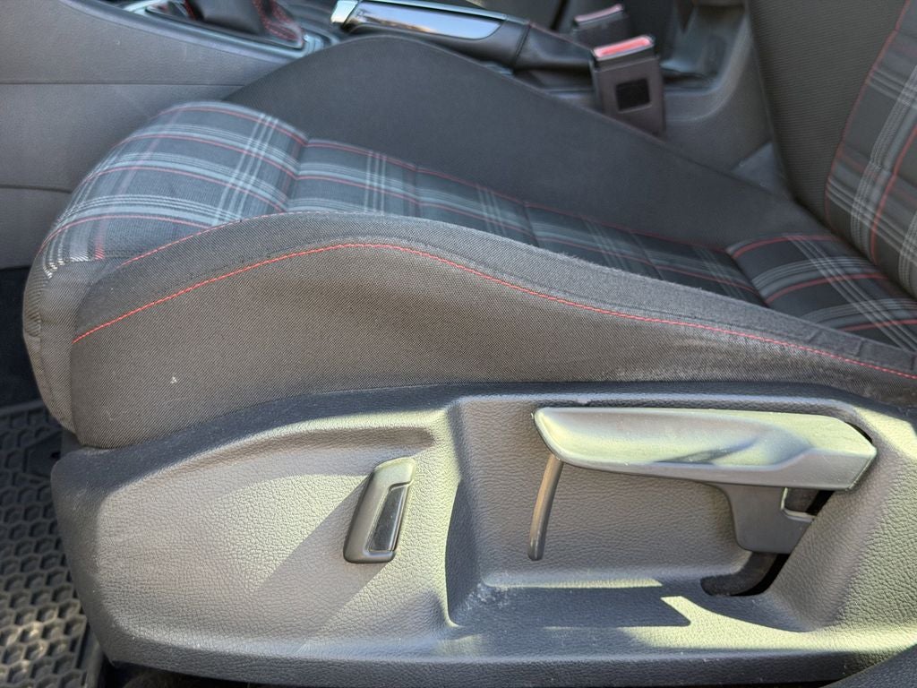 2017 Volkswagen Golf GTI S