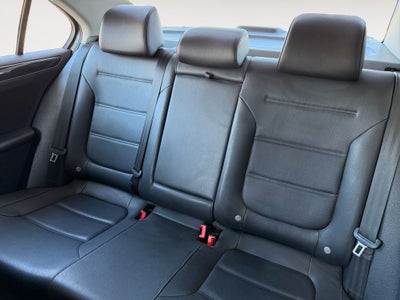 2017 Volkswagen Jetta 1.8T SEL