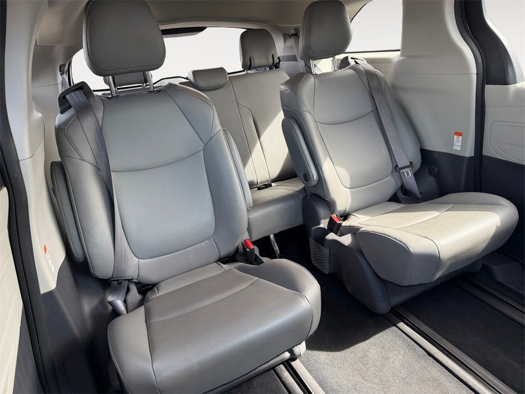 2021 Toyota Sienna XLE 7 Passenger