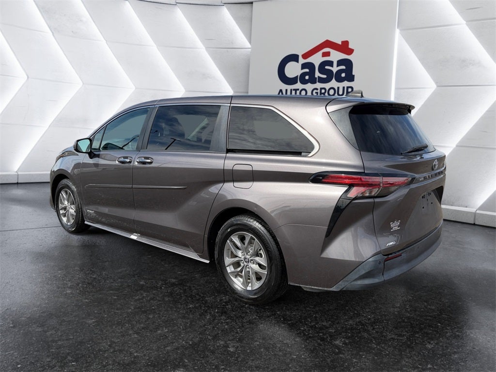 2021 Toyota Sienna XLE 7 Passenger
