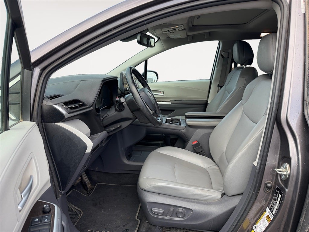 2021 Toyota Sienna XLE 7 Passenger