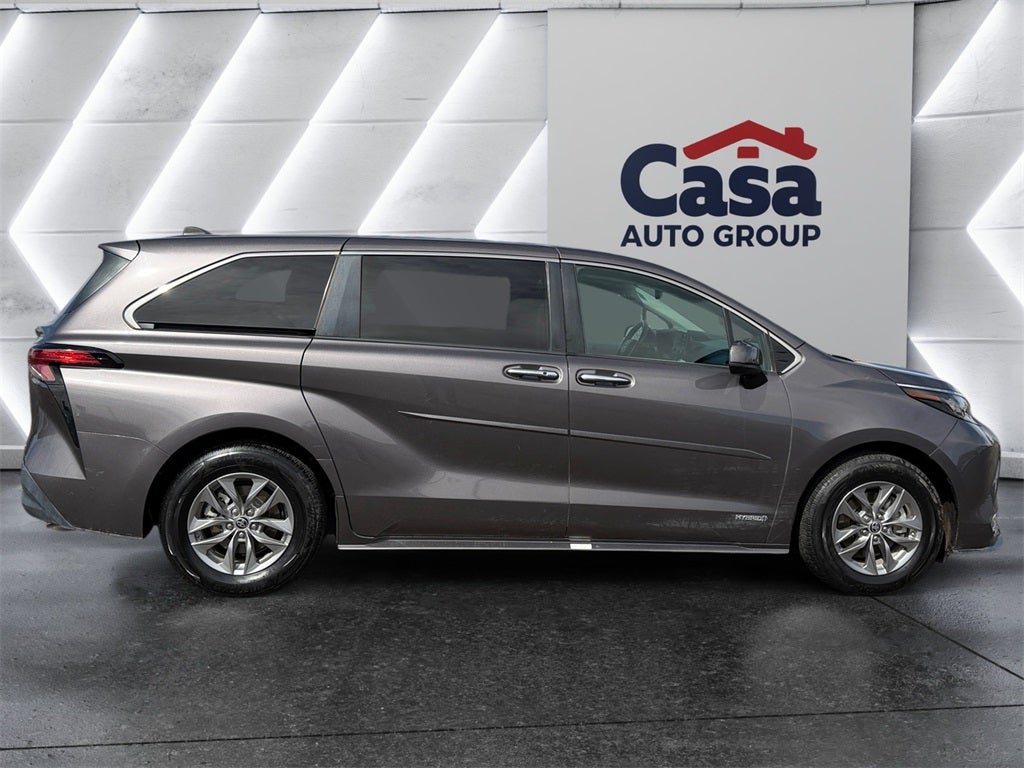 2021 Toyota Sienna XLE 7 Passenger