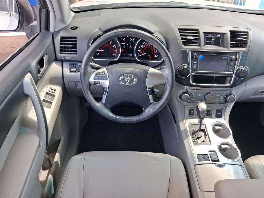 2013 Toyota Highlander SE