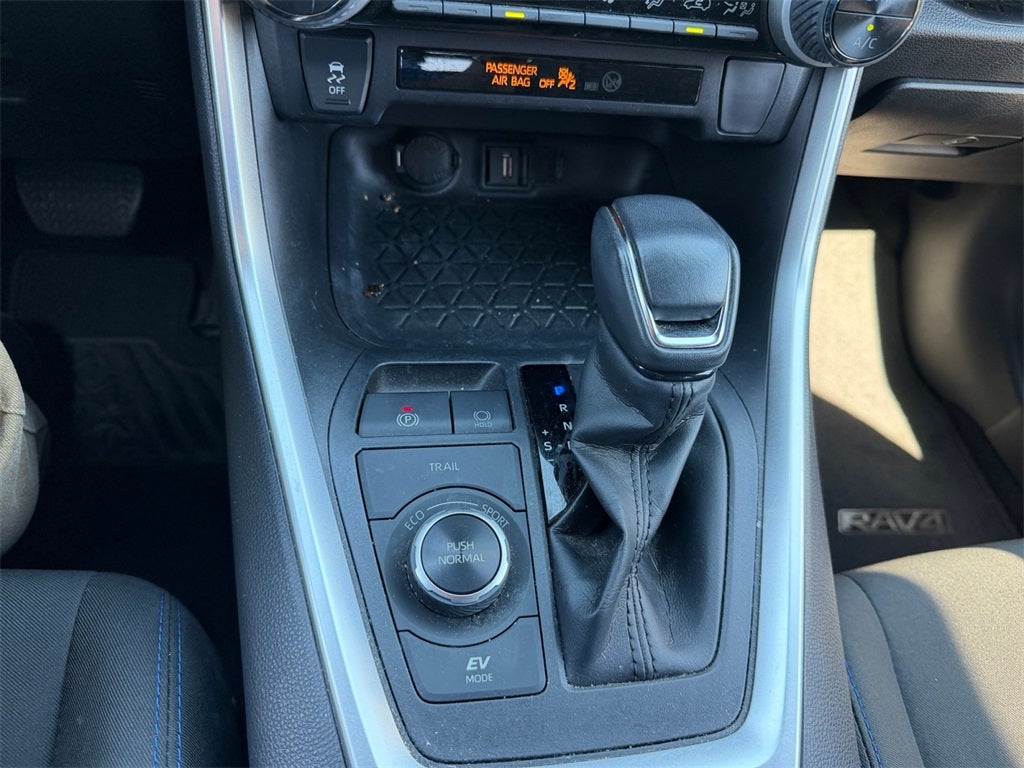 2022 Toyota RAV4 Hybrid SE