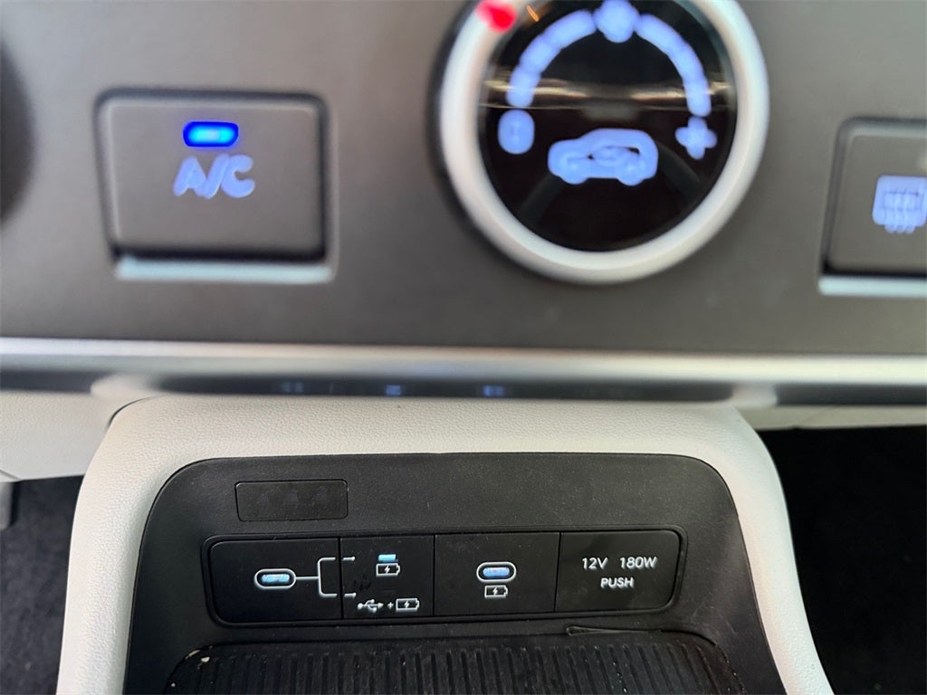 2024 Hyundai KONA SE