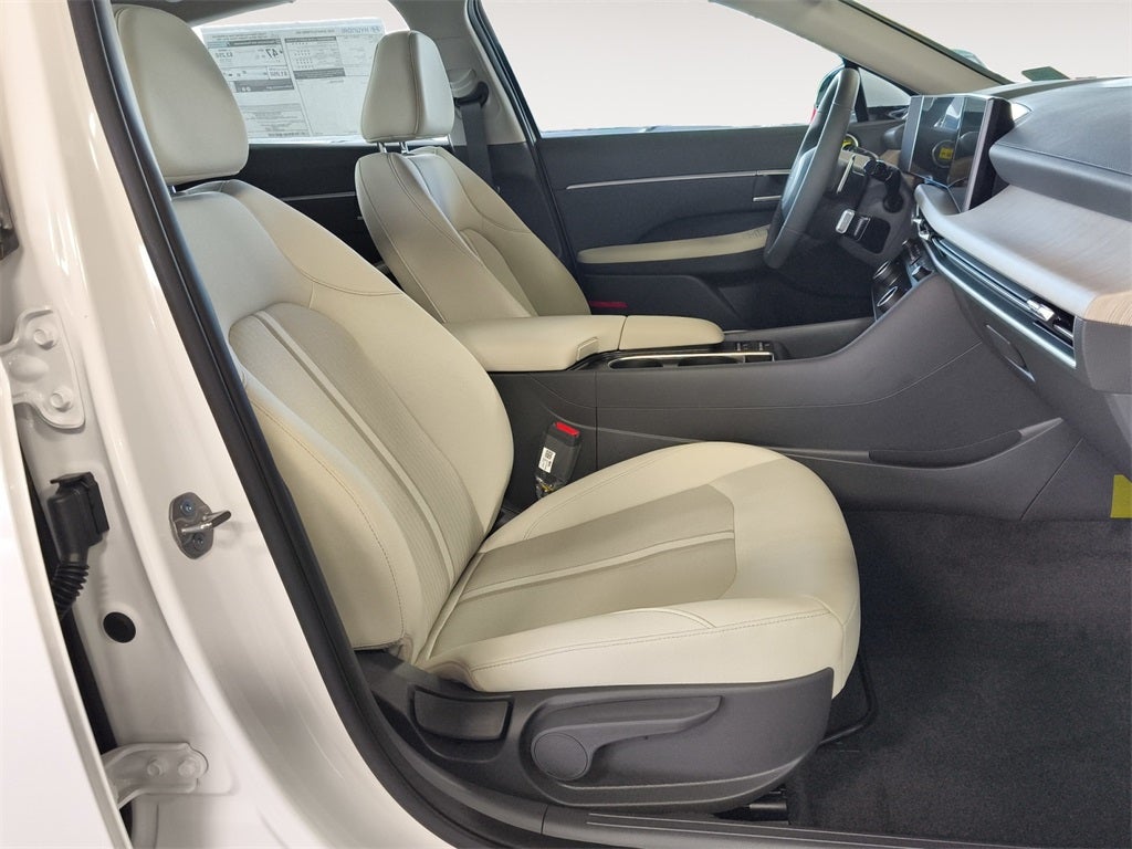 2026 Hyundai SONATA HYBRID SEL