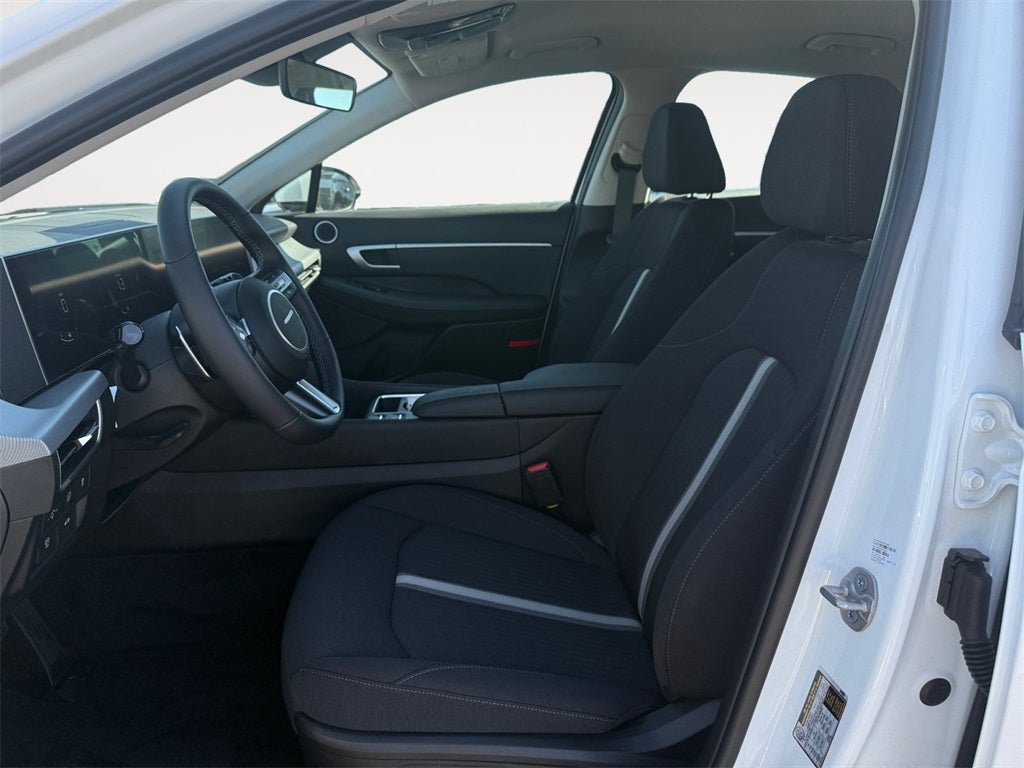 2025 Hyundai SONATA HYBRID SEL