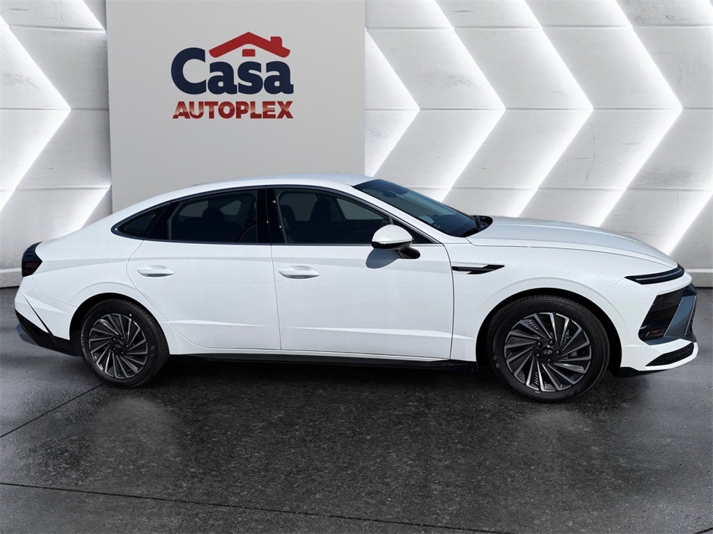 2025 Hyundai SONATA HYBRID SEL