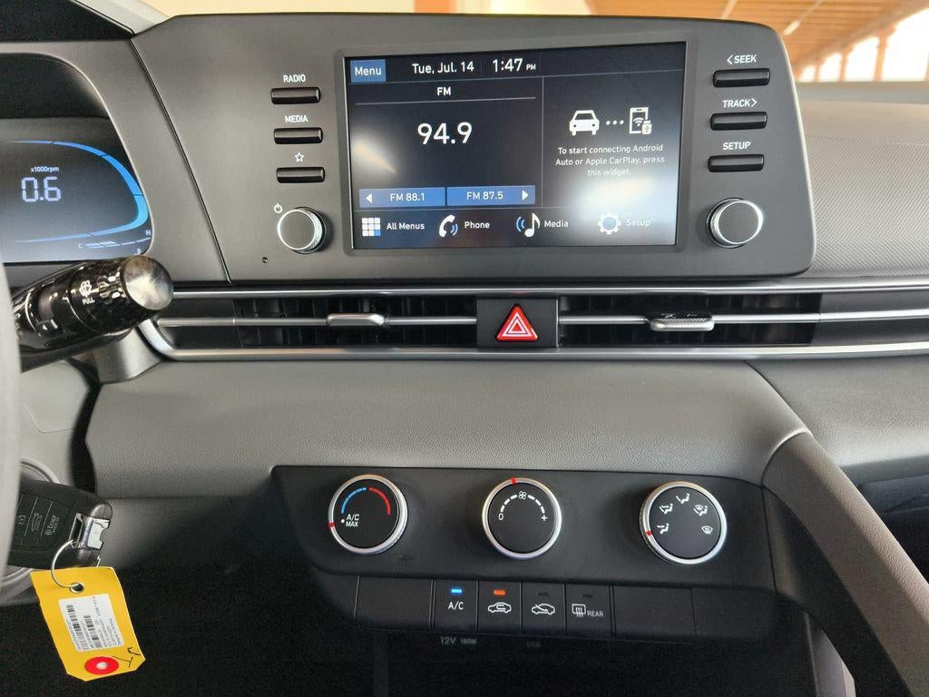 2026 Hyundai ELANTRA SE