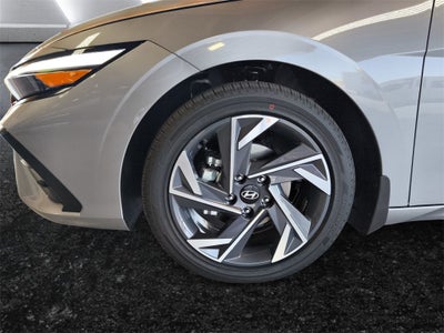 2025 Hyundai ELANTRA Limited