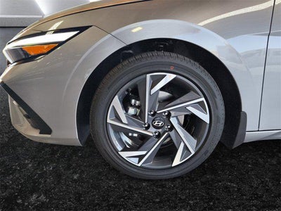 2025 Hyundai ELANTRA Limited