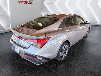 2025 Hyundai ELANTRA Limited