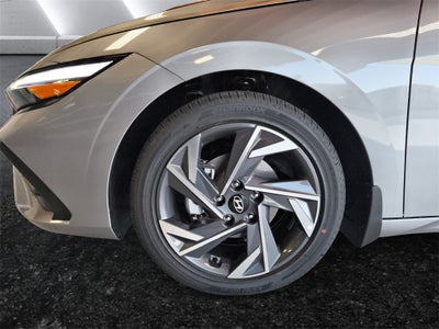 2025 Hyundai ELANTRA Limited
