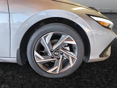 2025 Hyundai ELANTRA Limited