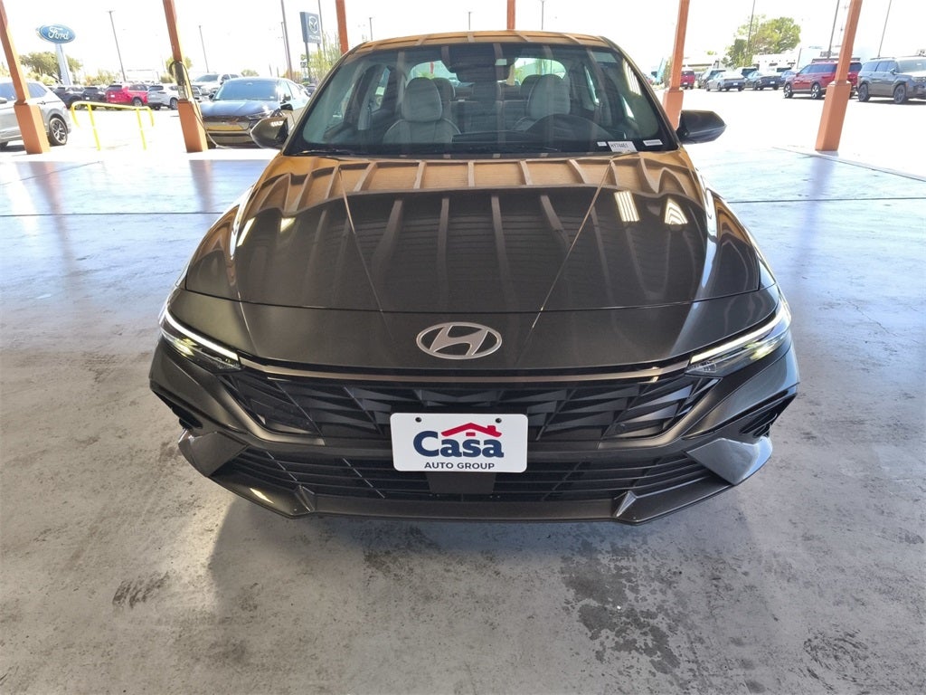 2025 Hyundai ELANTRA Limited