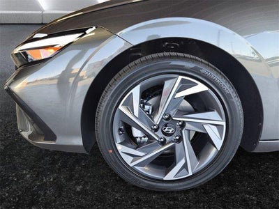 2025 Hyundai ELANTRA Limited