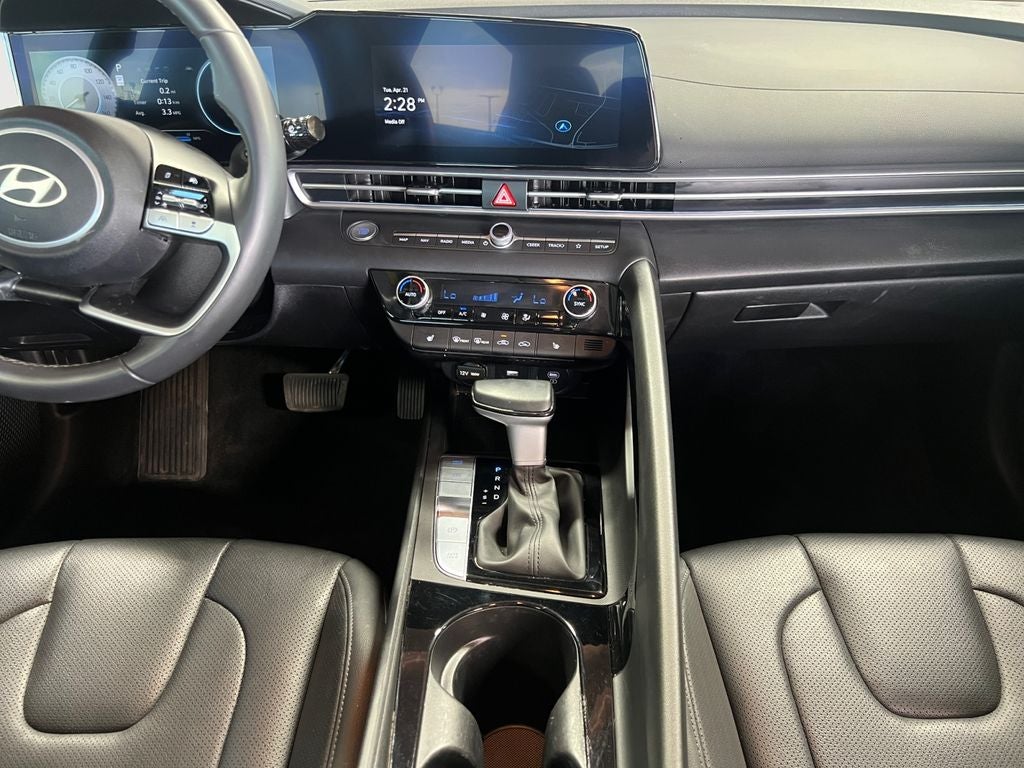 2025 Hyundai ELANTRA Limited