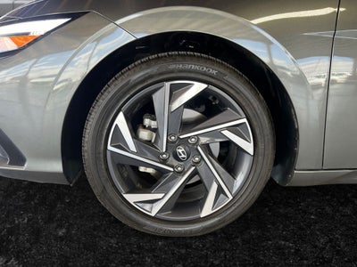 2025 Hyundai ELANTRA Limited