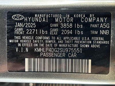 2025 Hyundai ELANTRA Limited