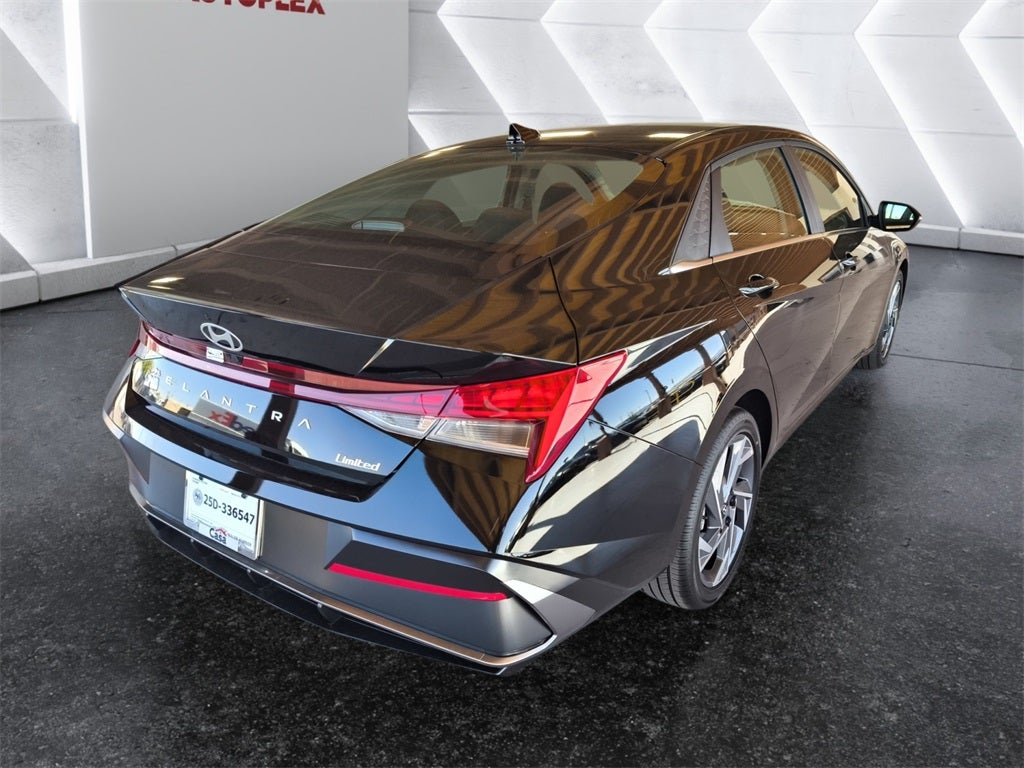 2025 Hyundai ELANTRA Limited