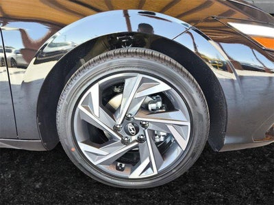 2025 Hyundai ELANTRA Limited