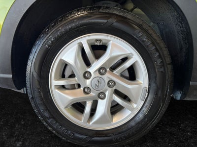 2023 Hyundai VENUE SE