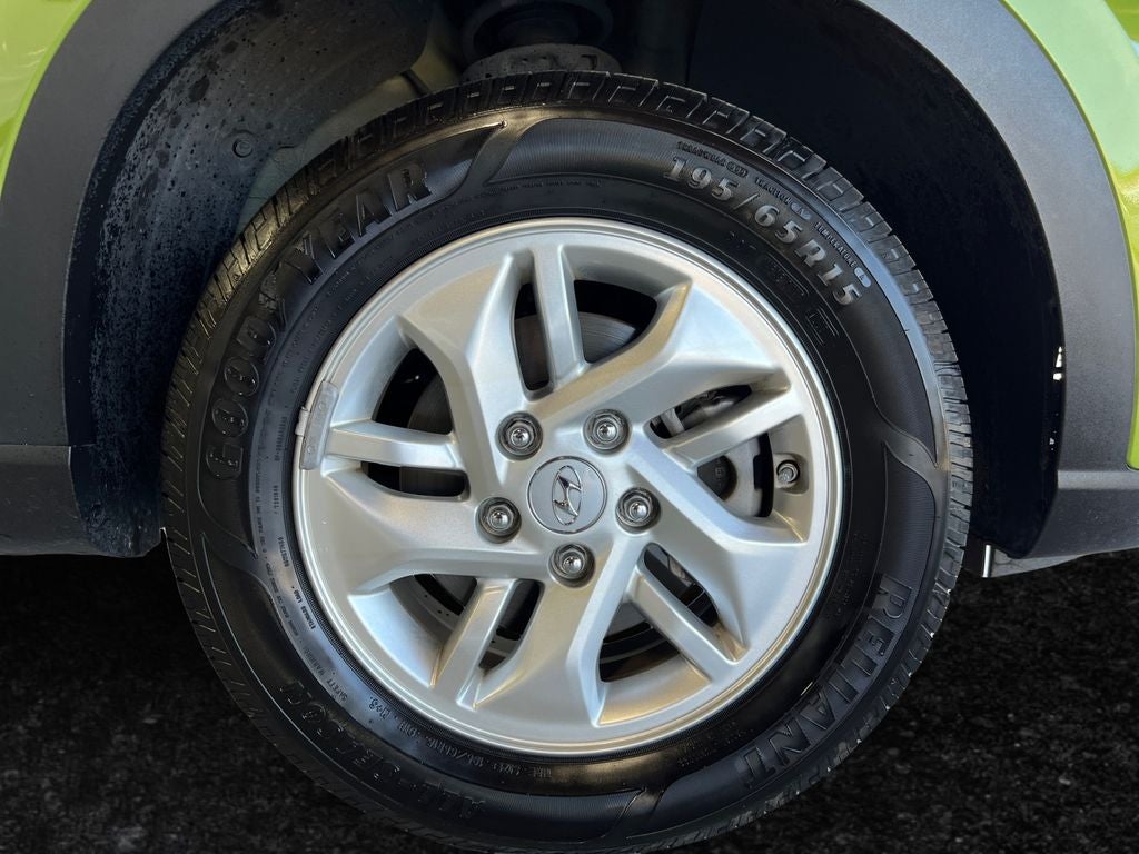 2023 Hyundai VENUE SE