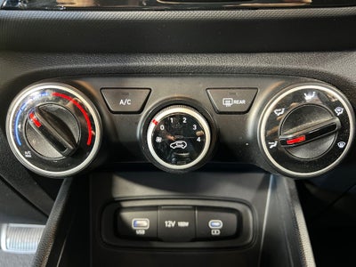 2023 Hyundai VENUE SE