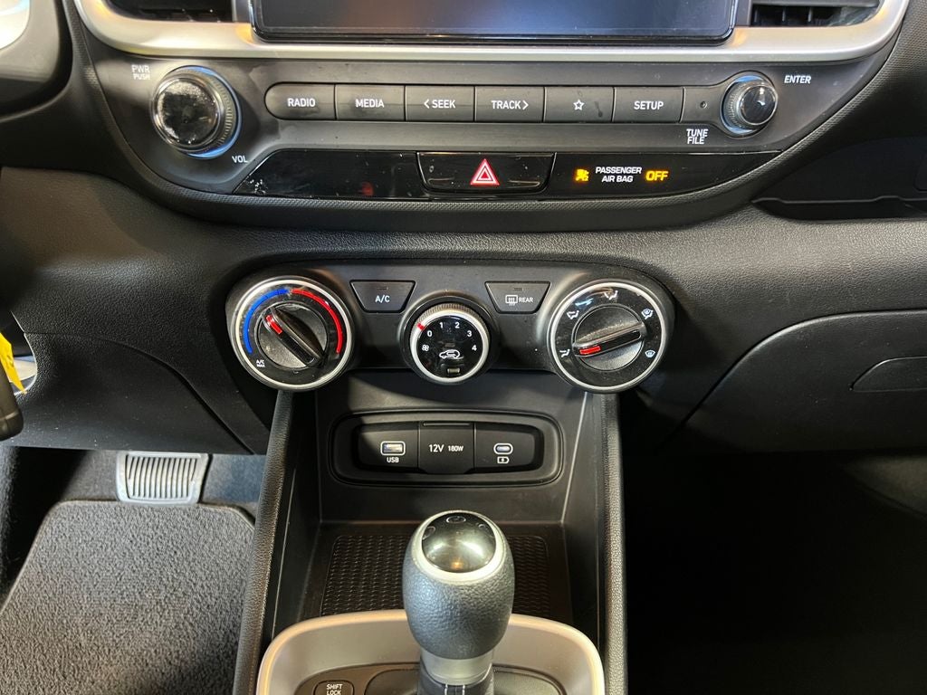 2023 Hyundai VENUE SE