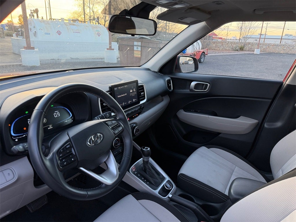 2025 Hyundai VENUE SEL